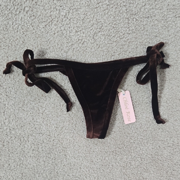 NWT Chloe Rose Revolve Sun Soaked Velvet Bikini Set In Bronze Size Small - Picture 5 of 15